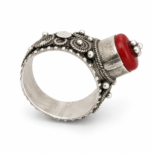 Vintage Yemeni 925 Silver Filigree Ring with Red Coral – One of a Kind