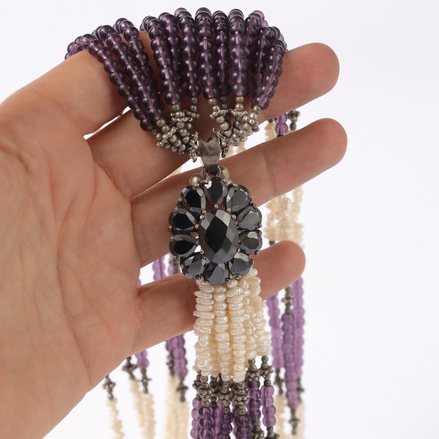 classical chain decorated with amethyst stones and real pearls