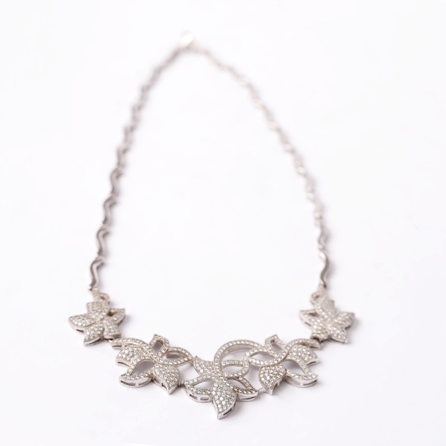 Modern Silver Floral Necklace With Micro-Sting  Zircons