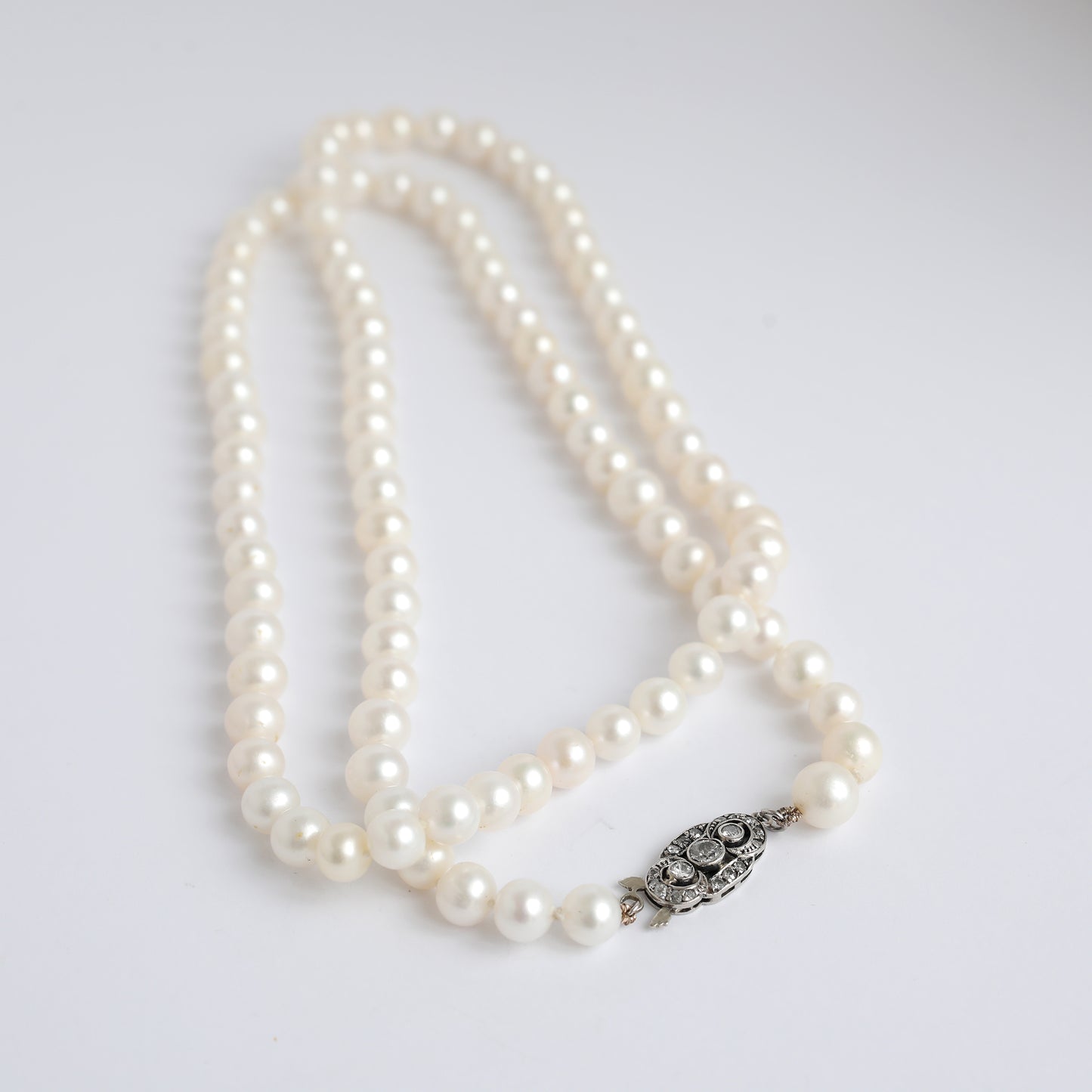 Vintage Pearl Necklace with Old-Cut Diamond Clasp – One of a Kind