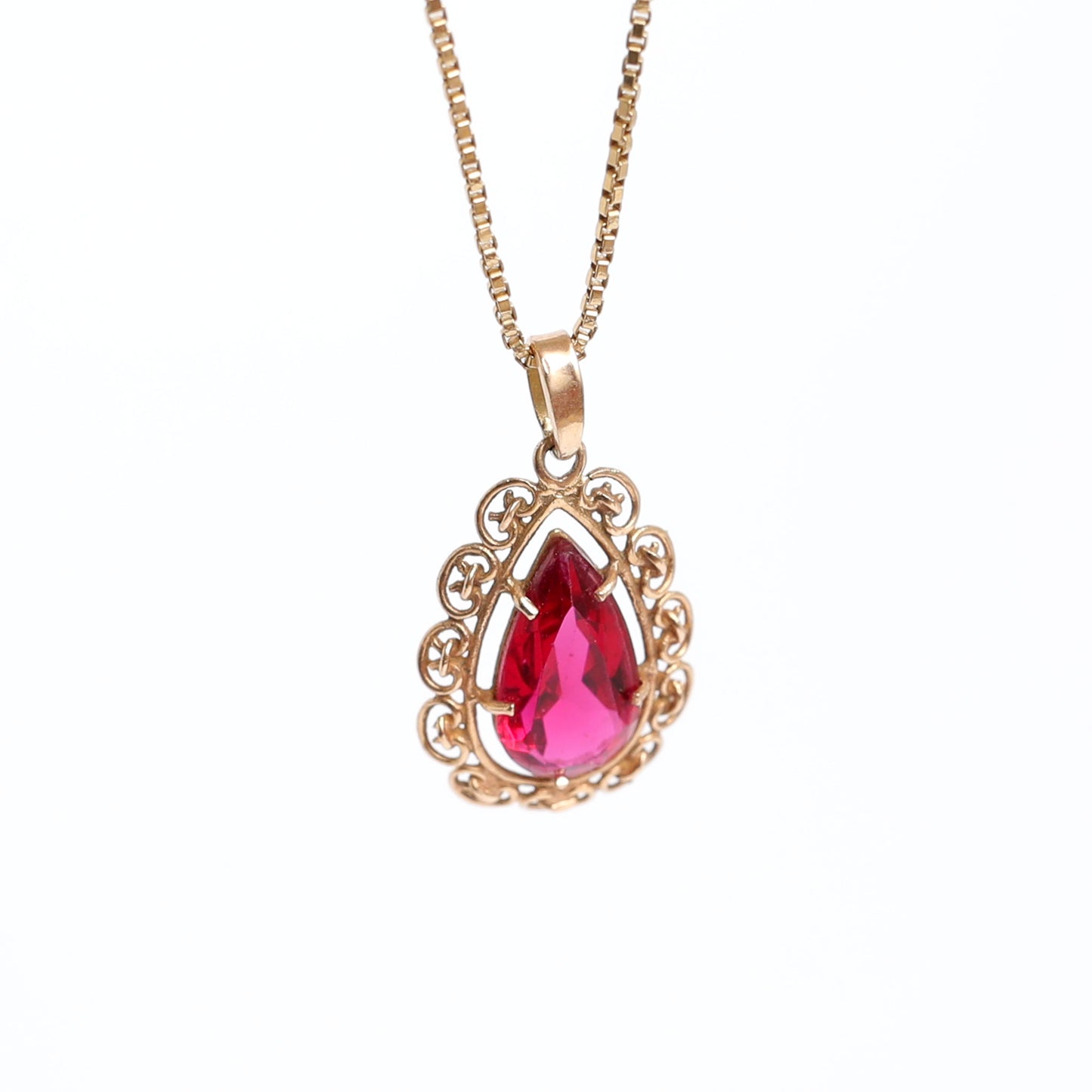Antique Red Gold Pendant adorned with  Robilite stone