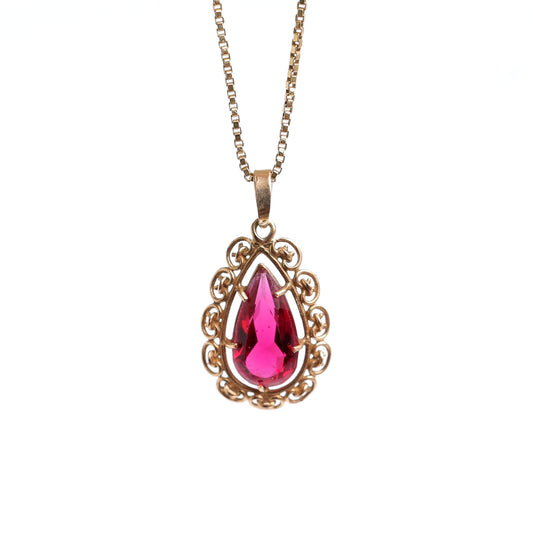 Antique Red Gold Pendant adorned with Robilite stone