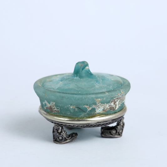 A rare Utanian silverware combined with ancient Roman glass