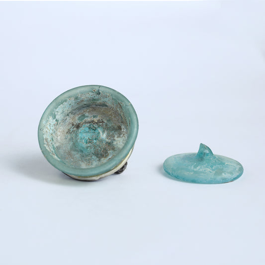 A rare Utanian silverware combined with ancient Roman glass
