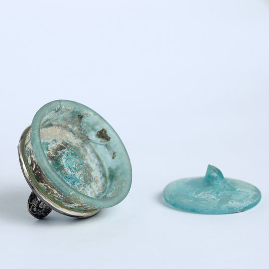 A rare Utanian silverware combined with ancient Roman glass
