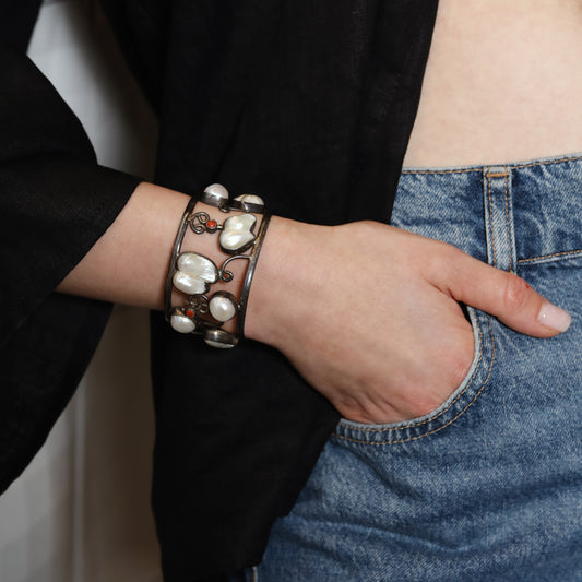 Handmade Silver Bracelet with wild pearls and  red coral stones