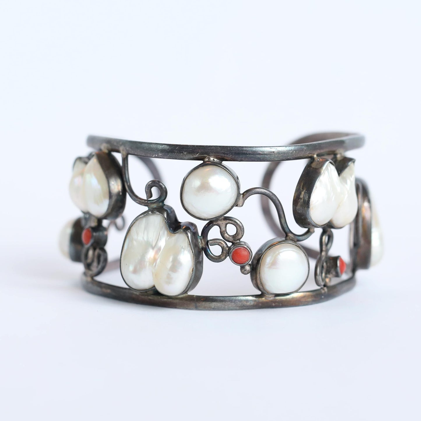 Handmade Silver Bracelet with wild pearls and  red coral stones